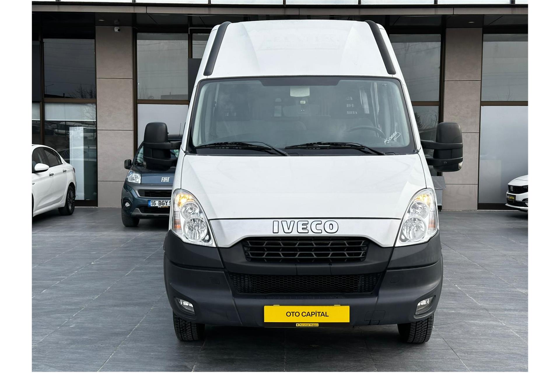 2012 Model Iveco - Otoyol Daily  19+1  126 - 150 hp Manuel 275.000 km Dizel Minibüs Binek Araç